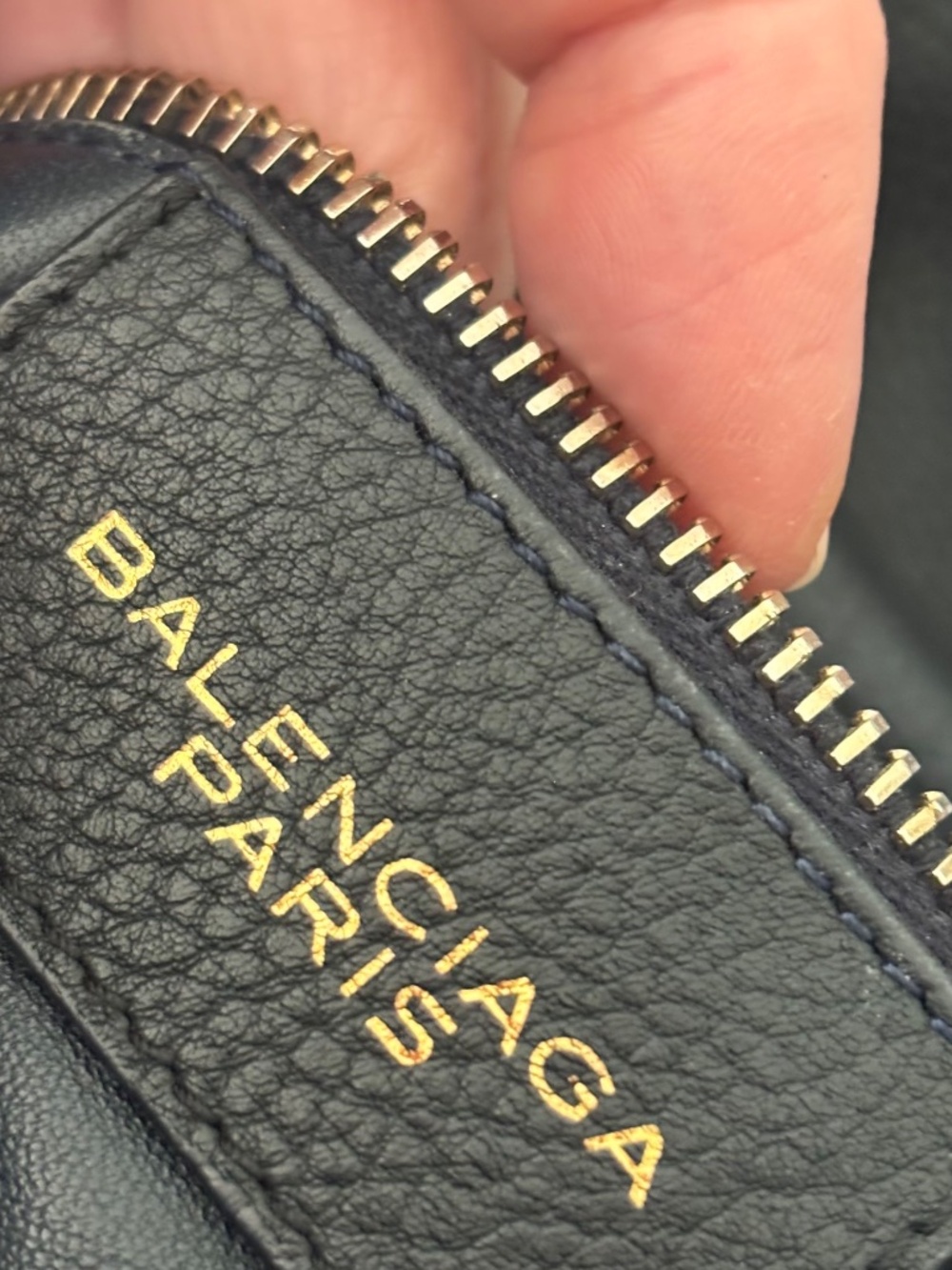 Balenciaga Black pebbled leather shoulder bag, good condition - Picture 11 of 15